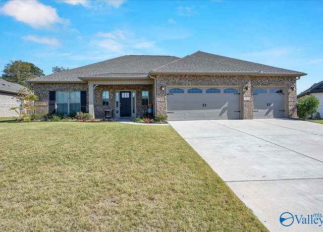 Property at 1818 Meadowbrook Dr SE, Cullman, AL 35055, 4 beds, 2.5 baths