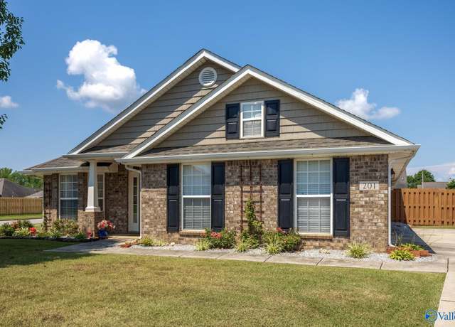 Property at 201 Summer Cove Cir NW, Madison, AL 35757, 3 beds, 2 baths
