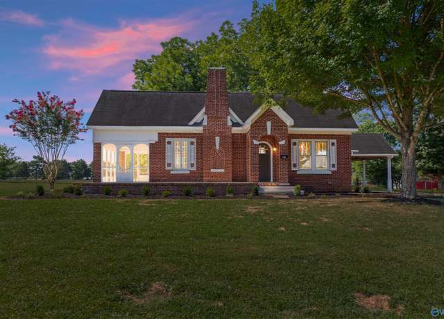 Property at 1292 Rose St, Rogersville, AL 35652, 3 beds, 2 baths