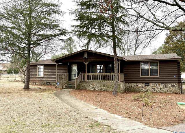 Property at 848 Cedar Dr, Gadsden, AL 35901, 3 beds, 2.5 baths