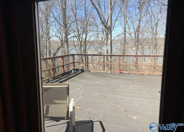 Property at 5591 Henry Rd, Athens, AL 35611, 1 bed, 1.5 baths
