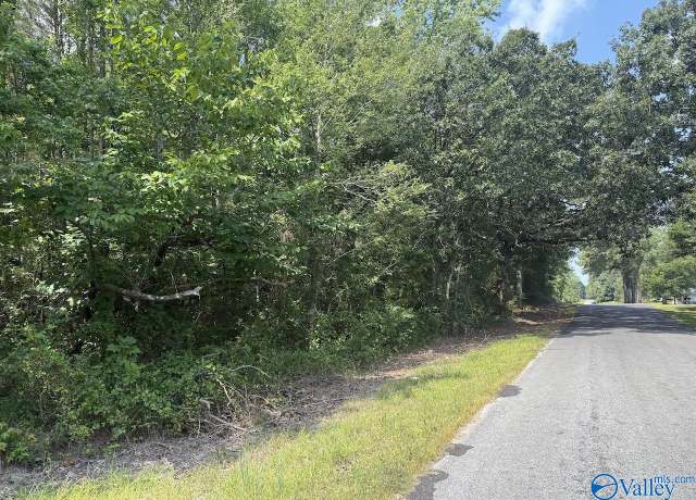 Property at 1 Shady Grove Rd, Boaz, AL 35956