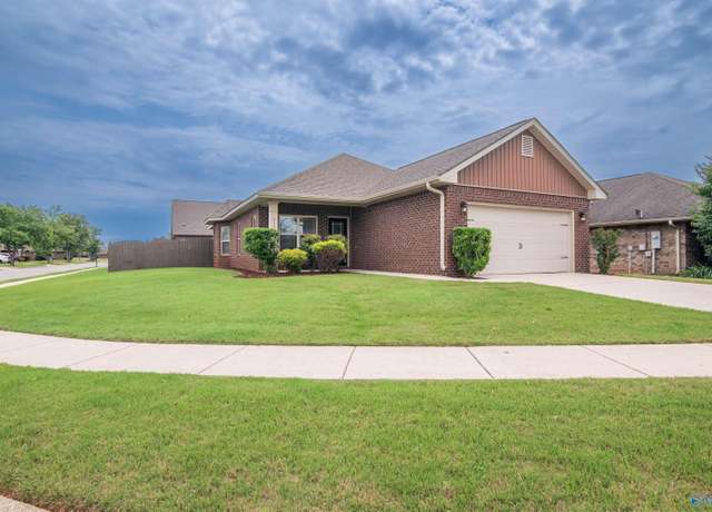 Property at 317 Harbor Glen Dr SW, Madison, AL 35756, 3 beds, 2 baths