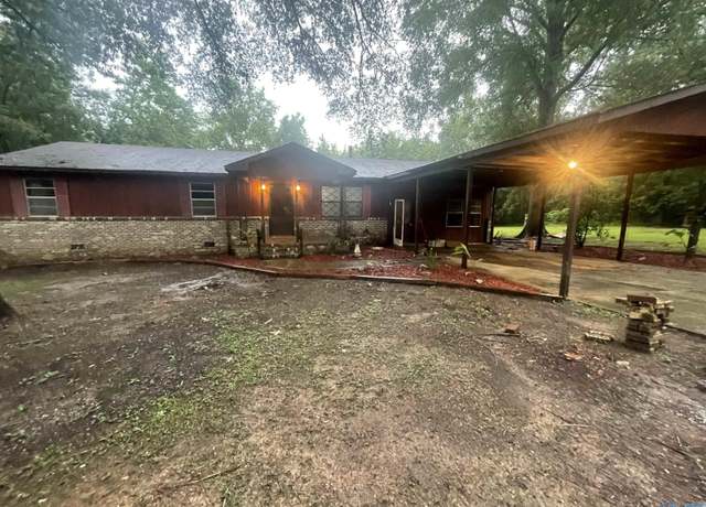 Property at 635 Cornelia Cir, Gadsden, AL 35901, 3 beds, 2 baths