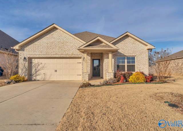 Property at 111 Shrewsberry Dr, New Market, AL 35761, 3 beds, 2 baths