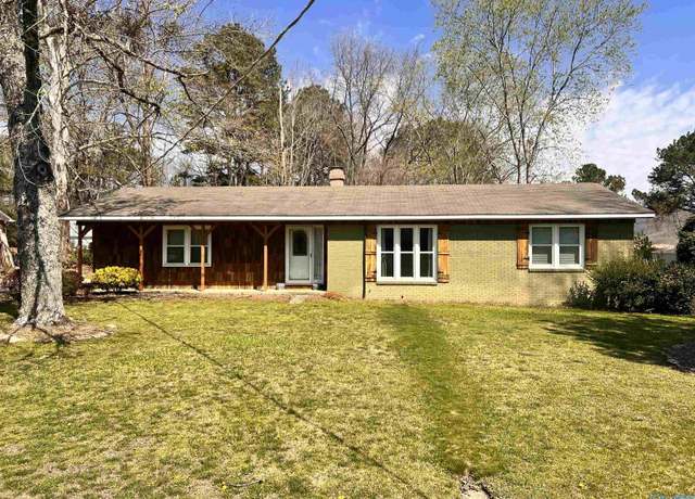 Property at 133 Plainview Dr SE, Owens Cross Roads, AL 35763, 3 beds, 2 baths