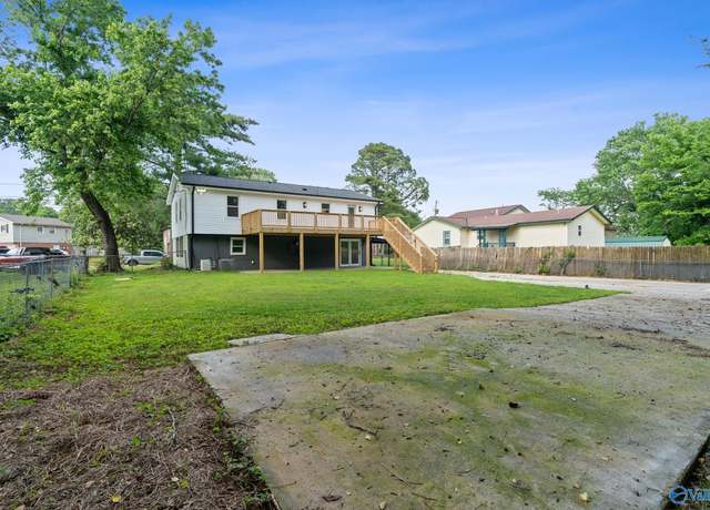 Property at 3631 NW Stag Run Dr, Huntsville, AL 35810, 5 beds, 2.5 baths