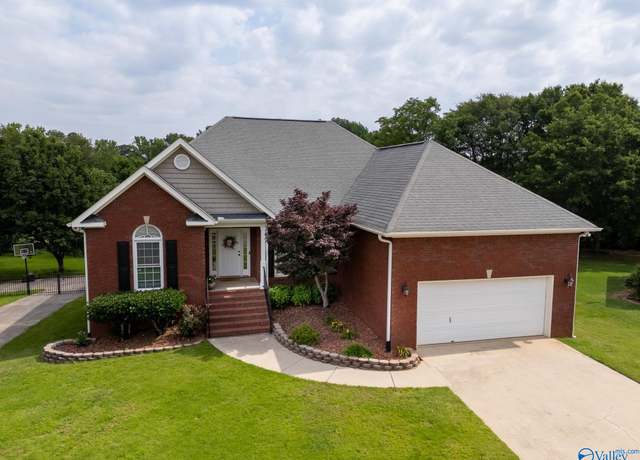 Property at 102 Thoroughbred Trl, Madison, AL 35758, 4 beds, 3 baths
