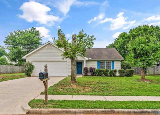 Property at 123 Otter Trl, Huntsville, AL 35824, 3 beds, 2 baths