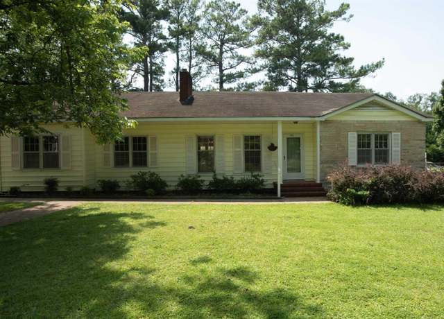 Property at 807 14th Ave SE, Decatur, AL 35601, 3 beds, 2 baths