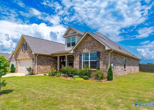 Property at 127 Slade Thomas Dr, Meridianville, AL 35759, 4 beds, 3.5 baths