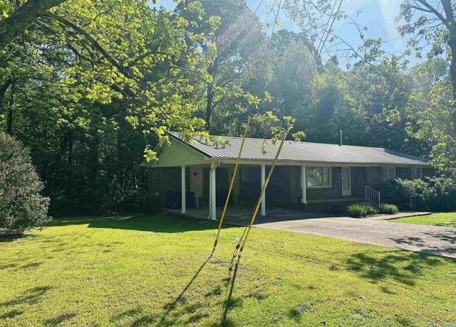 Property at 890 Fairview Dr, Arab, AL 35016, 3 beds, 2 baths