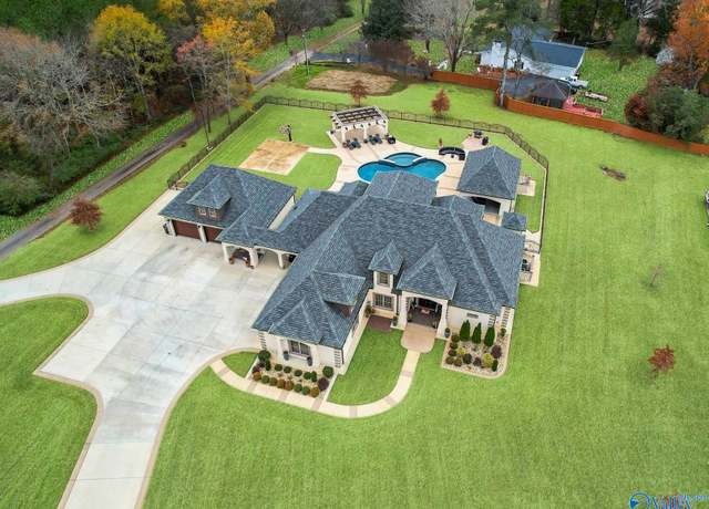 Property at 3325 Danville Rd SW, Decatur, AL 35603, 4 beds, 5.5 baths