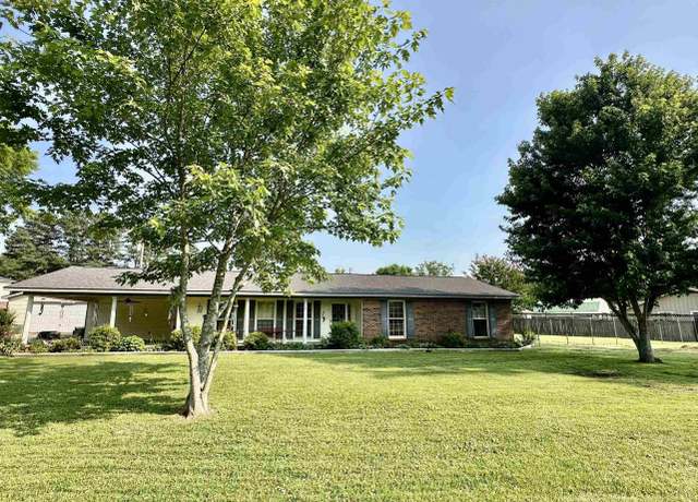 Property at 1212 Twin Lake Cir SW, Hartselle, AL 35640, 3 beds, 2 baths