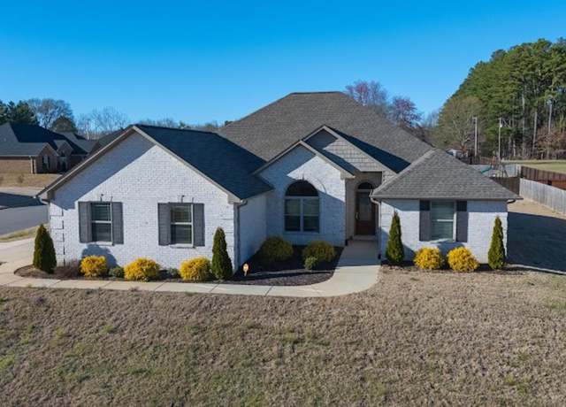Property at 26583 Fox Cove Trl, Athens, AL 35613, 4 beds, 3 baths