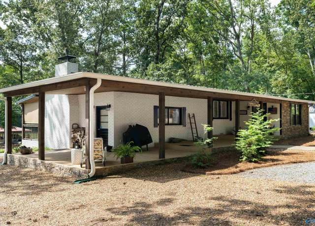 Property at 720 County Road 212, Centre, AL 35960, 3 beds, 2 baths