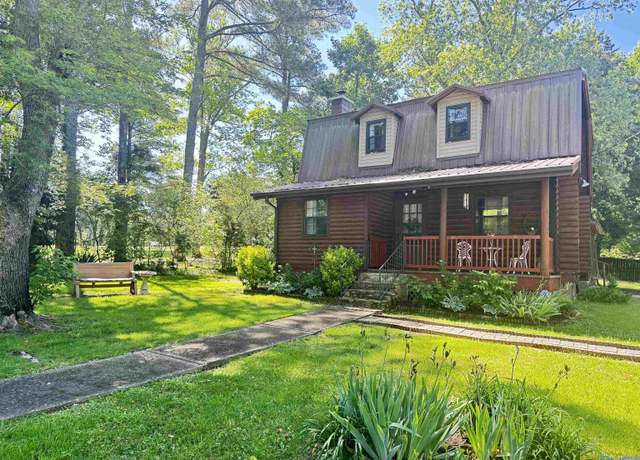 Property at 101 9th St W, Grant, AL 35747, 3 beds, 2 baths