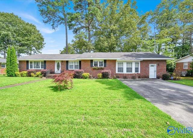 Property at 203 Woodland St NW, Hartselle, AL 35640, 4 beds, 2.5 baths