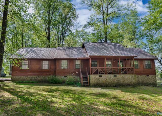 Property at 6004 Shanna Ave NE, Fort Payne, AL 35967, 3 beds, 2 baths