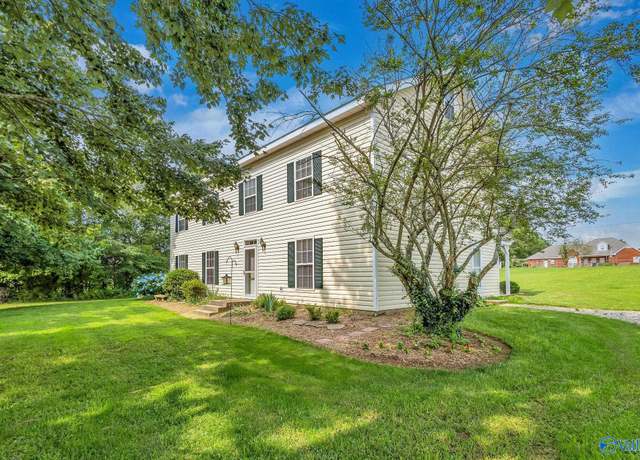 Property at 152 Old Vaughn Bridge Rd, Hartselle, AL 35640, 4 beds, 2.5 baths