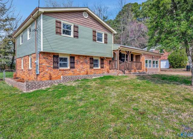 Property at 3702 Grantland Cir NW, Huntsville, AL 35810, 4 beds, 2 baths