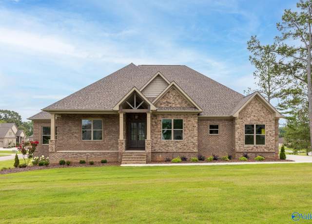 Property at 20020 Capitol Hill Dr, Tanner, AL 35671, 5 beds, 4.5 baths