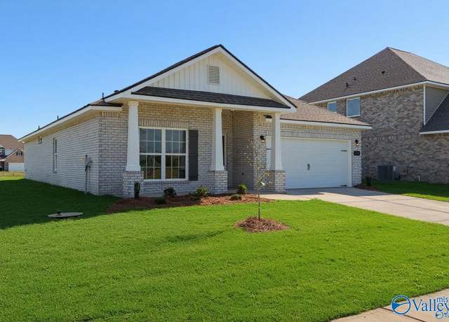 Property at 149 Ivy Vine Dr, Toney, AL 35773, 4 beds, 3 baths