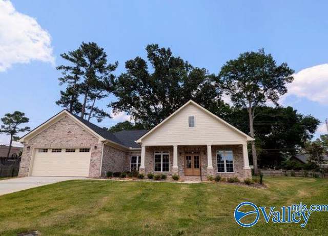 Property at 1203 Bluefield Cir SE, Huntsville, AL 35801, 3 beds, 2 baths