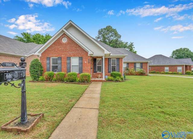 Property at 986 Tracey Ln, Decatur, AL 35601, 2 beds, 2 baths