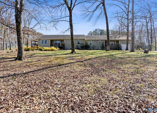 Property at 317 Austinville Flint Rd SW, Decatur, AL 35603, 5 beds, 2 baths
