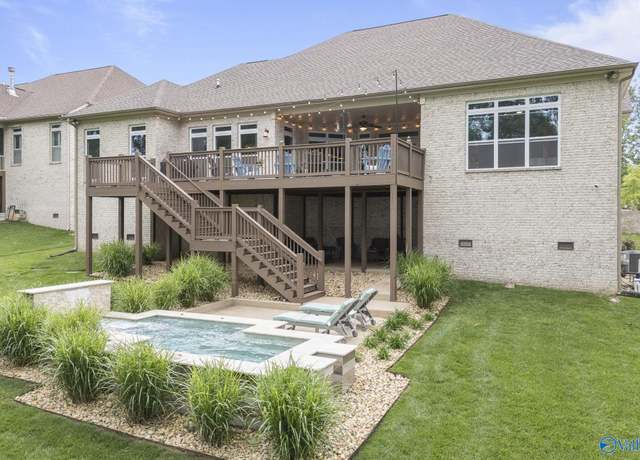 Property at 19 Ridge Bluff Cir SE, Huntsville, AL 35803, 3 beds, 2.5 baths