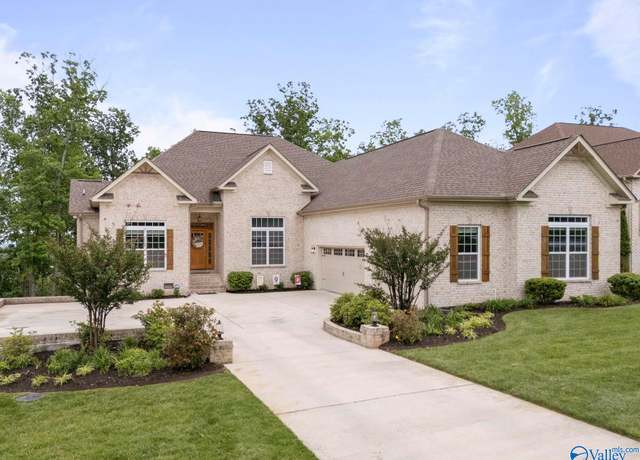 Property at 19 Ridge Bluff Cir SE, Huntsville, AL 35803, 3 beds, 2.5 baths