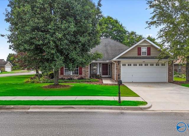 Property at 210 High Green Dr, Madison, AL 35757, 4 beds, 2 baths