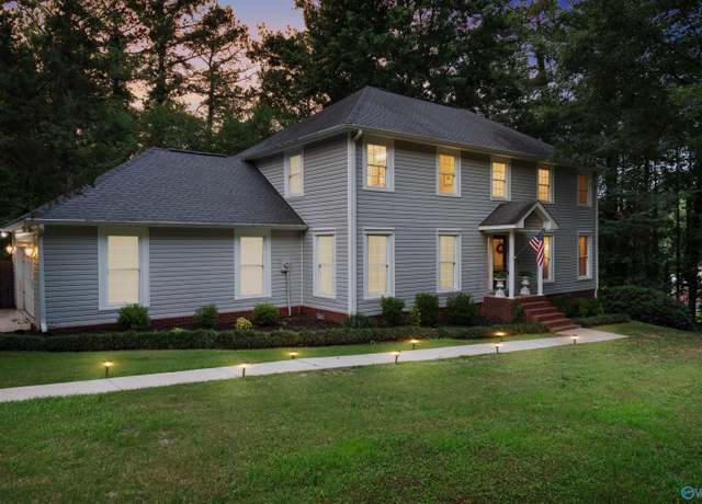 Property at 471 Oak Trl NE, Hartselle, AL 35640, 4 beds, 2.5 baths