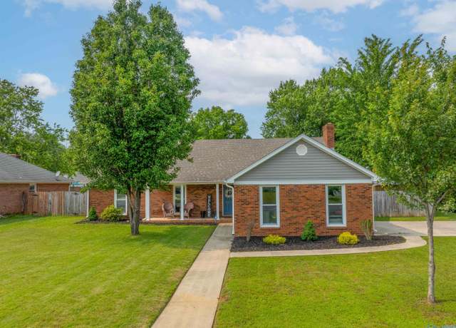 Property at 2302 Richmond St SW, Decatur, AL 35603, 3 beds, 2 baths