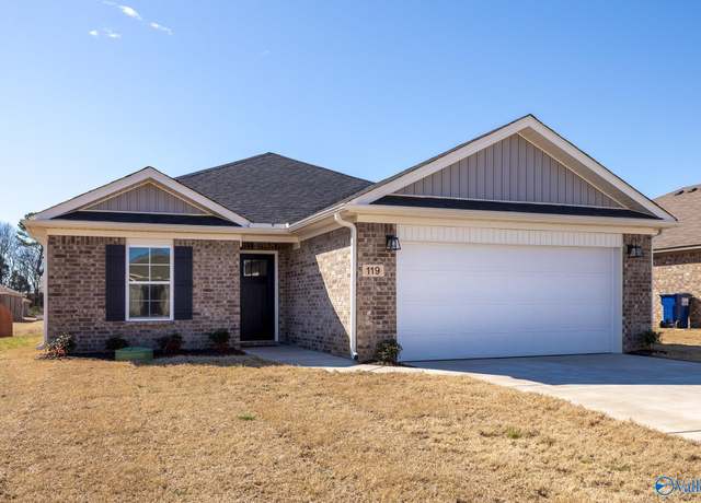 Property at 136 Domingues Ave, Meridianville, AL 35759, 3 beds, 2 baths