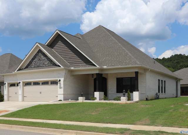 Property at 17007 River Pier Dr, Huntsville, AL 35803, 3 beds, 2.5 baths