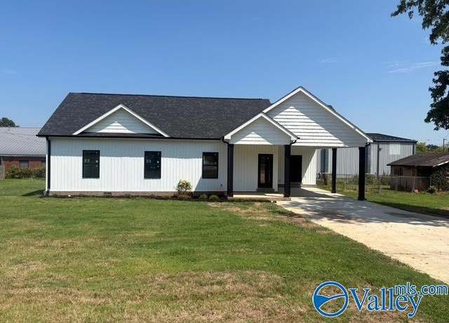 Property at 711 Highland Ave, Muscle Shoals, AL 35661, 3 beds, 3 baths