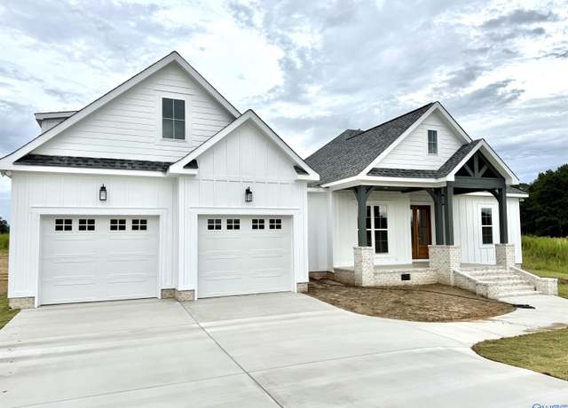 Property at 325 Bent River Dr, Coates Bend, AL 35901, 3 beds, 2 baths