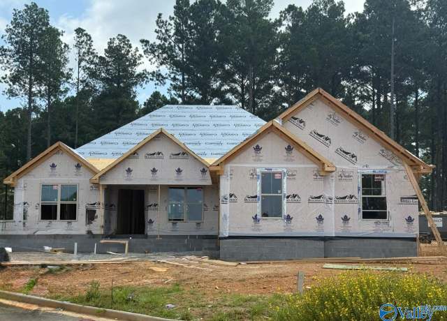 Property at 22052 Mulligan Pkwy, Athens, AL 35613, 4 beds, 3.5 baths