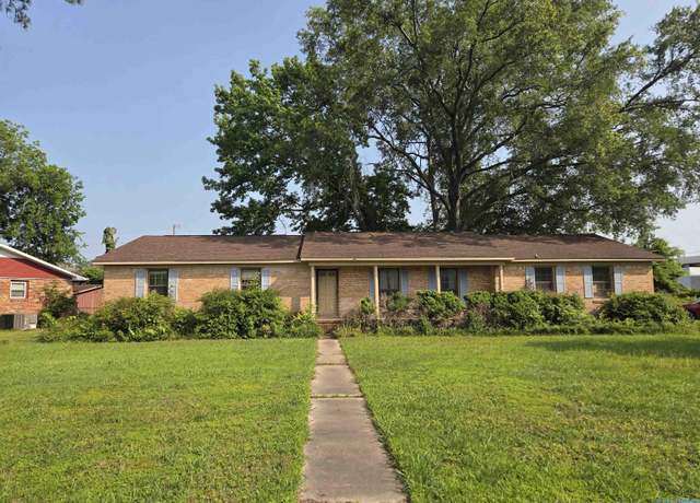 Property at 1919 Betty St SW, Decatur, AL 35601, 3 beds, 2 baths
