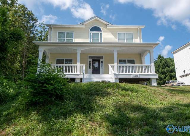 Property at 13042 South Village Square Rd, Huntsville, AL 35803, 5 beds, 2.5 baths