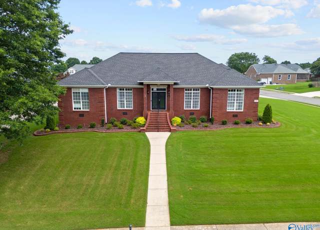 Property at 111 Thomas Woods Ct, Huntsville, AL 35806, 5 beds, 5 baths