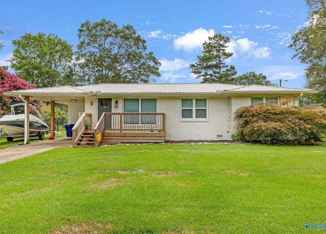 Property at 102 West Sims Ave, Albertville, AL 35950, 3 beds, 1 bath