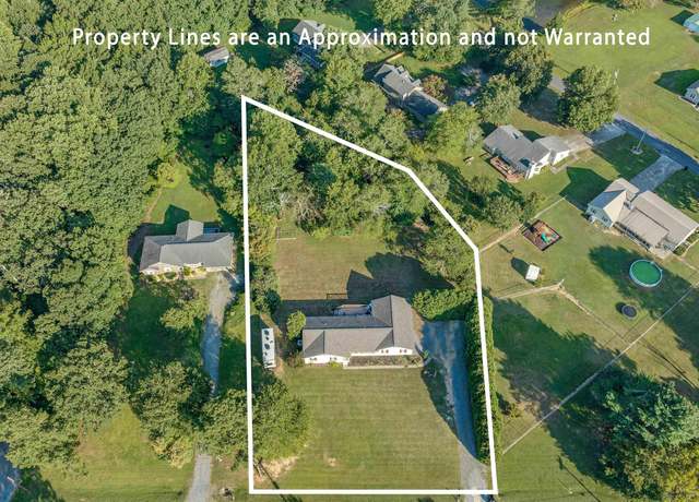 Property at 817 Dogtown Rd SE, Fort Payne, AL 35967, 3 beds, 2.5 baths