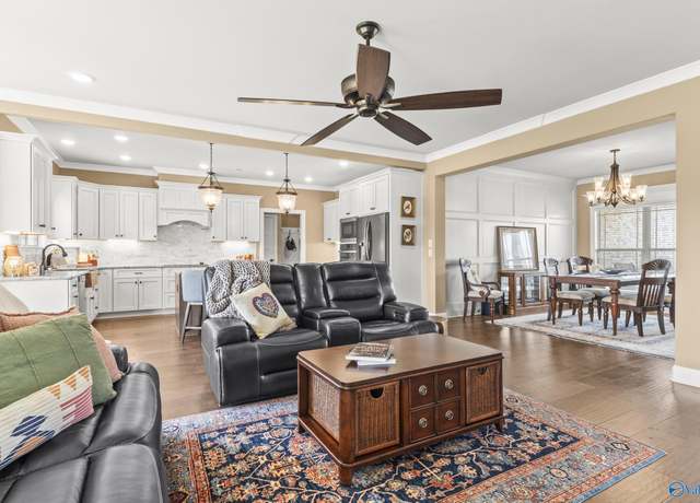 Property at 102 Jackson Trace Ct, Meridianville, AL 35759, 4 beds, 3 baths