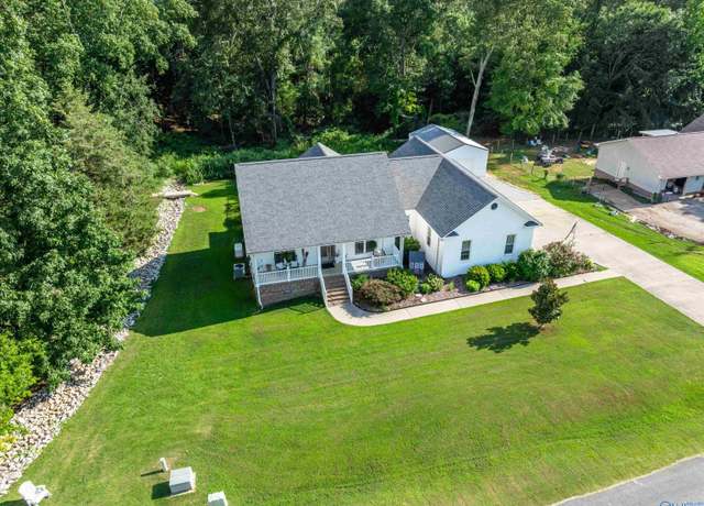 Property at 145 Erica Dr, Rogersville, AL 35652, 4 beds, 3 baths