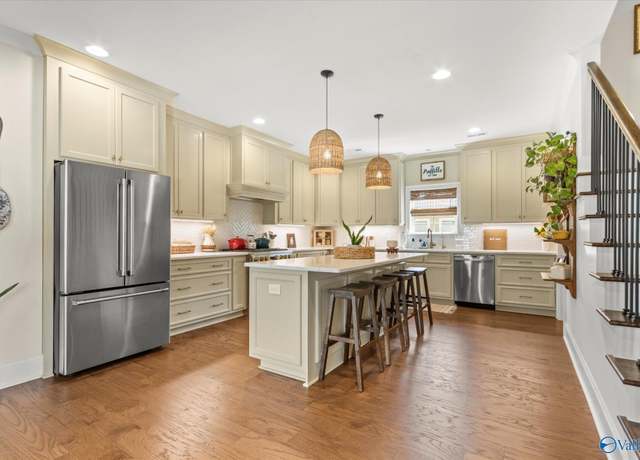 Property at 1510 Hermitage Ave, Huntsville, AL 35801, 3 beds, 3.5 baths
