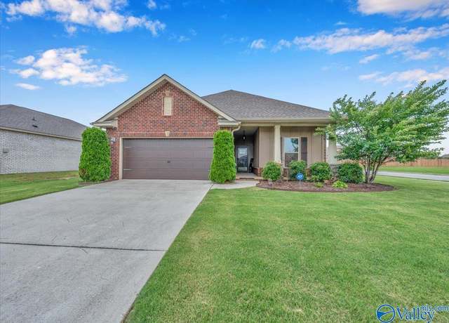 Property at 16057 Glenncrest Ln, Harvest, AL 35749, 3 beds, 2 baths