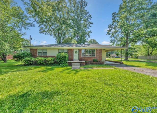 Property at 605 Hereford Dr, Athens, AL 35611, 3 beds, 1 bath